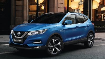 Nissan QASHQAI in urban street