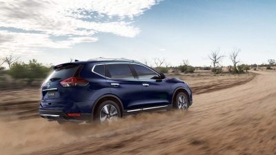 Nissan X-TRAIL on dirt road