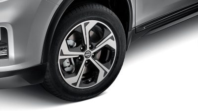X-TRAIL with Alloy wheels (17” Flow)