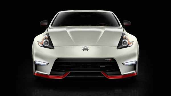 370Z NISMO straight front.