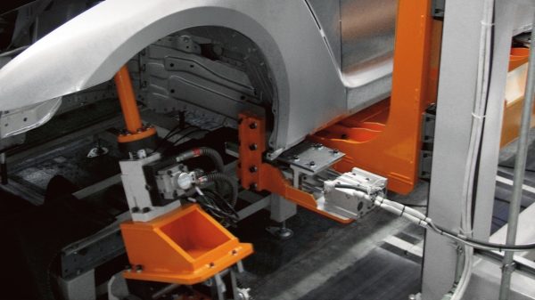 Nissan GT-R chassis vibration testing and laser measurement