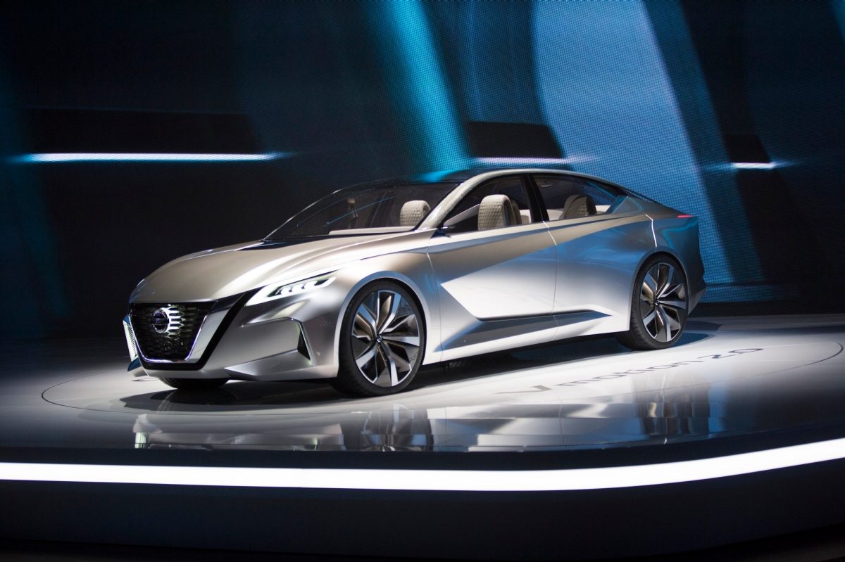 • Konsep sedan baru Nissan, Vmotion 2.0 menerima penghargaan bergengsi sebagai mobil konsep terbaik dari EyesOn Design Award dan Inovasi Terbaik dalam penggunaan warna, grafis dan bahan.