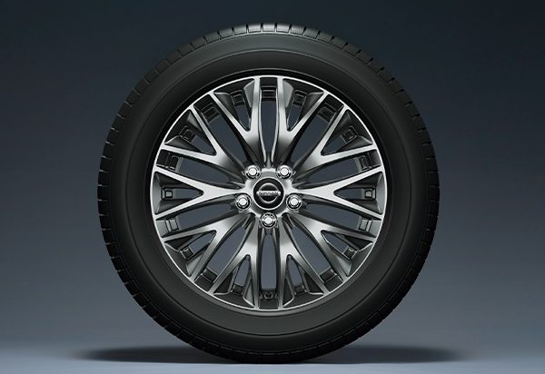 18インチアルミホイール(8J)& 245/50R18 100Vタイヤ