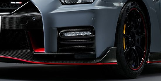 NISMO専用カーボン製フロントバンパー / カナード形状