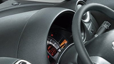 新しい加工技術で見た目の高質感を追求した内装。