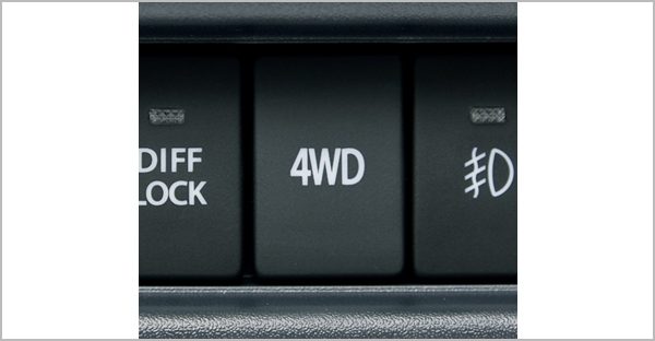 2WD←→4WDの切り替えはワンタッチ。 (「SD」「DX 4WD」「GX 3AT車」)