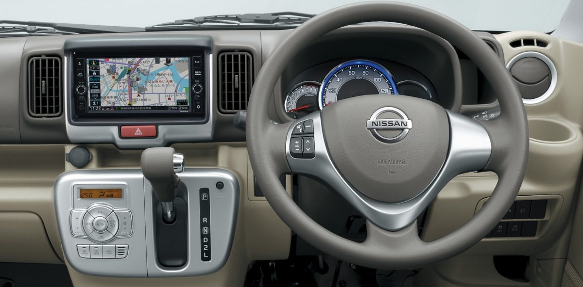E 標準ルーフ(2WD)
