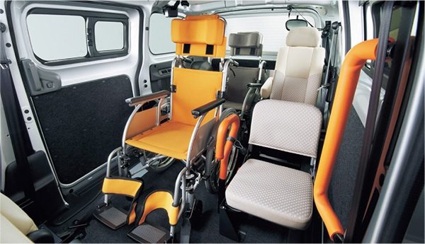車いす2名仕様 6人乗