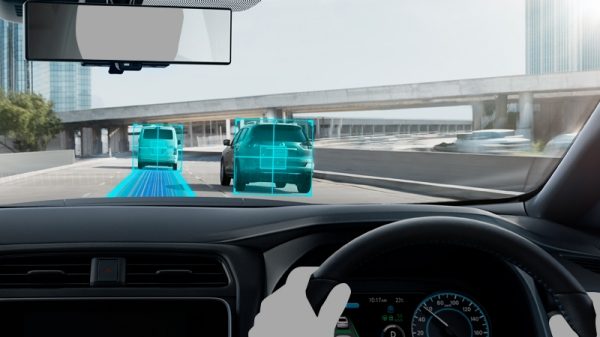 クルマが見守り、運転をサポートしてくれるから、高速のロングドライブが楽しくなる。