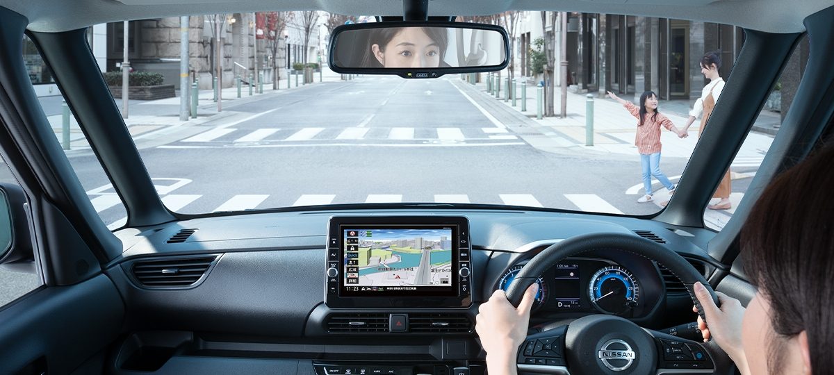 安心して運転できる理由は、コンパクトなサイズと見晴らしのよさ。