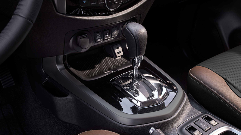 Nissan Terra gear shifter