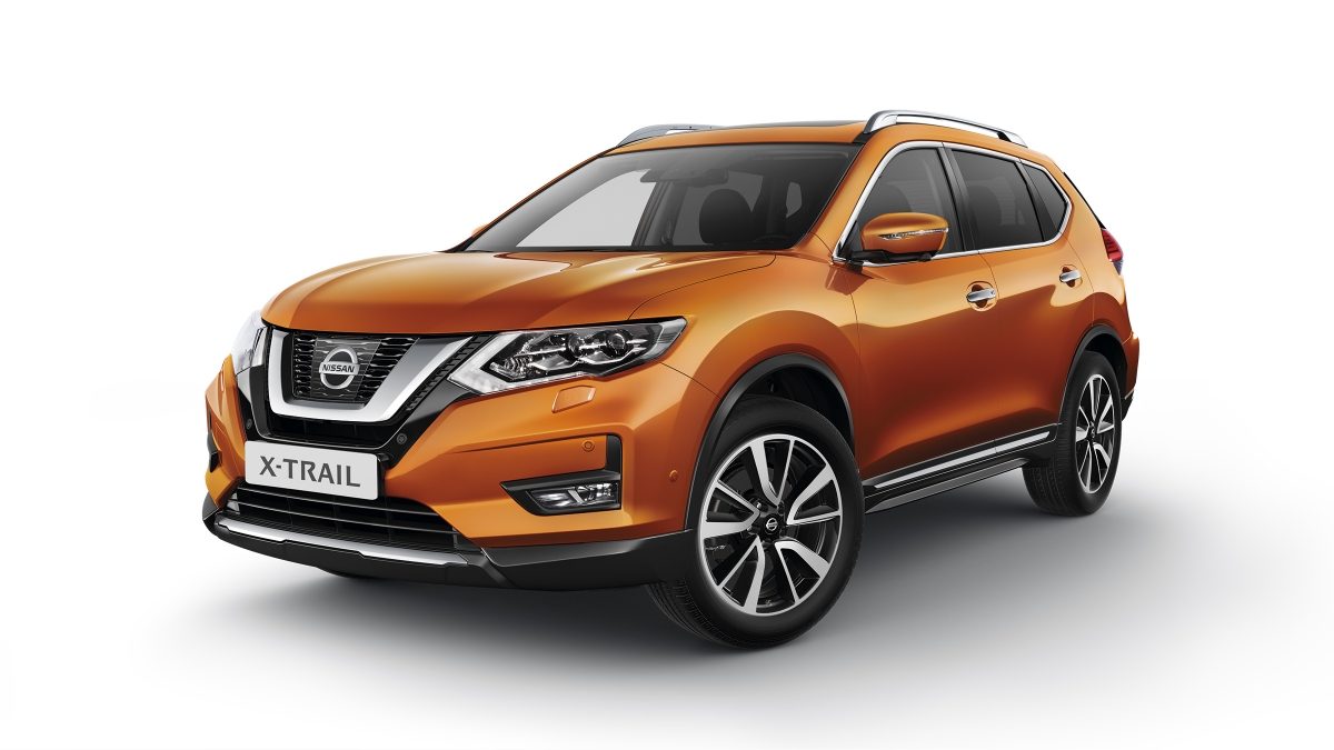 X-Trail packshot 3/4 front