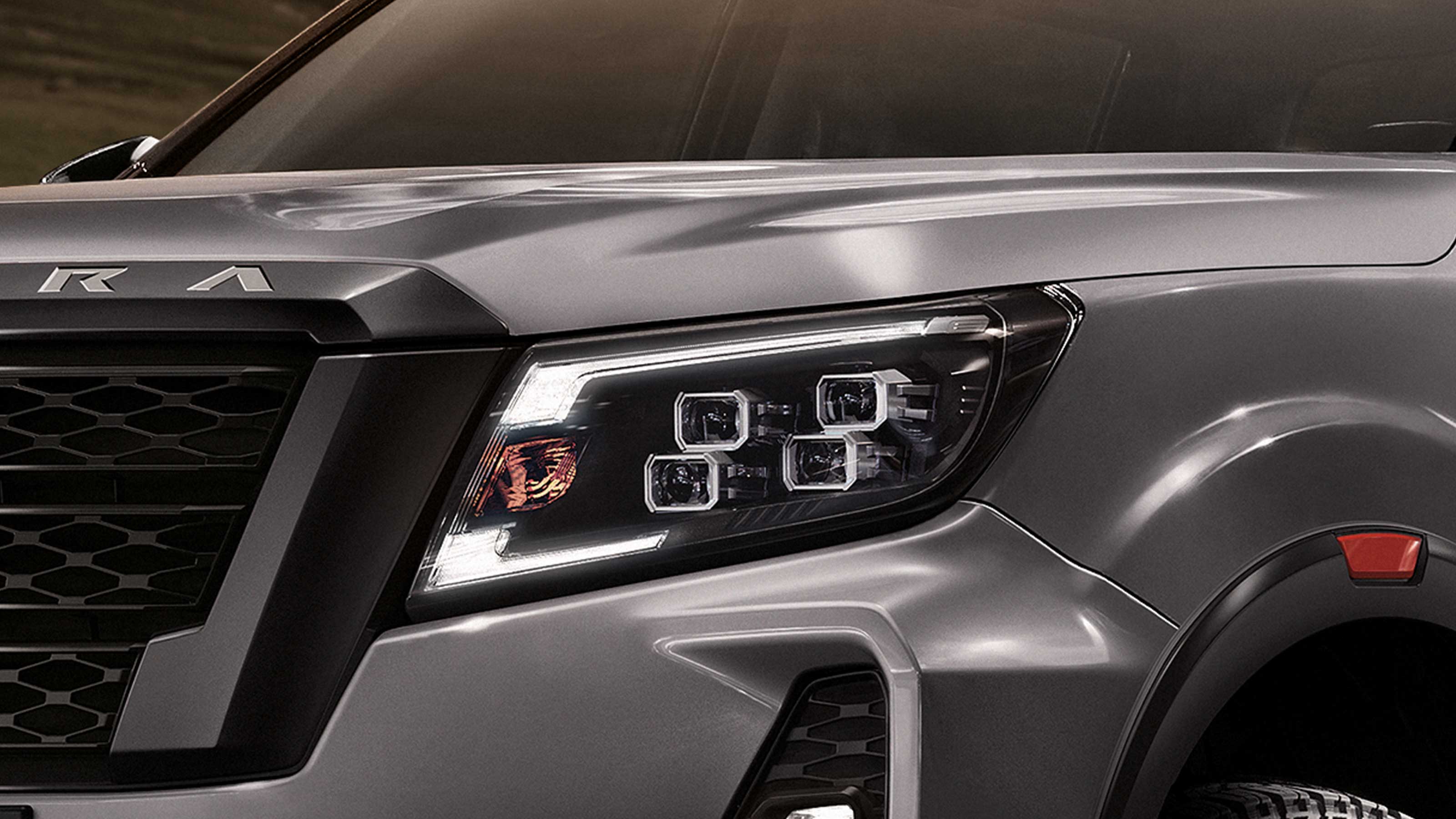 ไฟหน้า LED 4 ดวง พร้อม Daytime Running Light แบบ 2 ชั้น