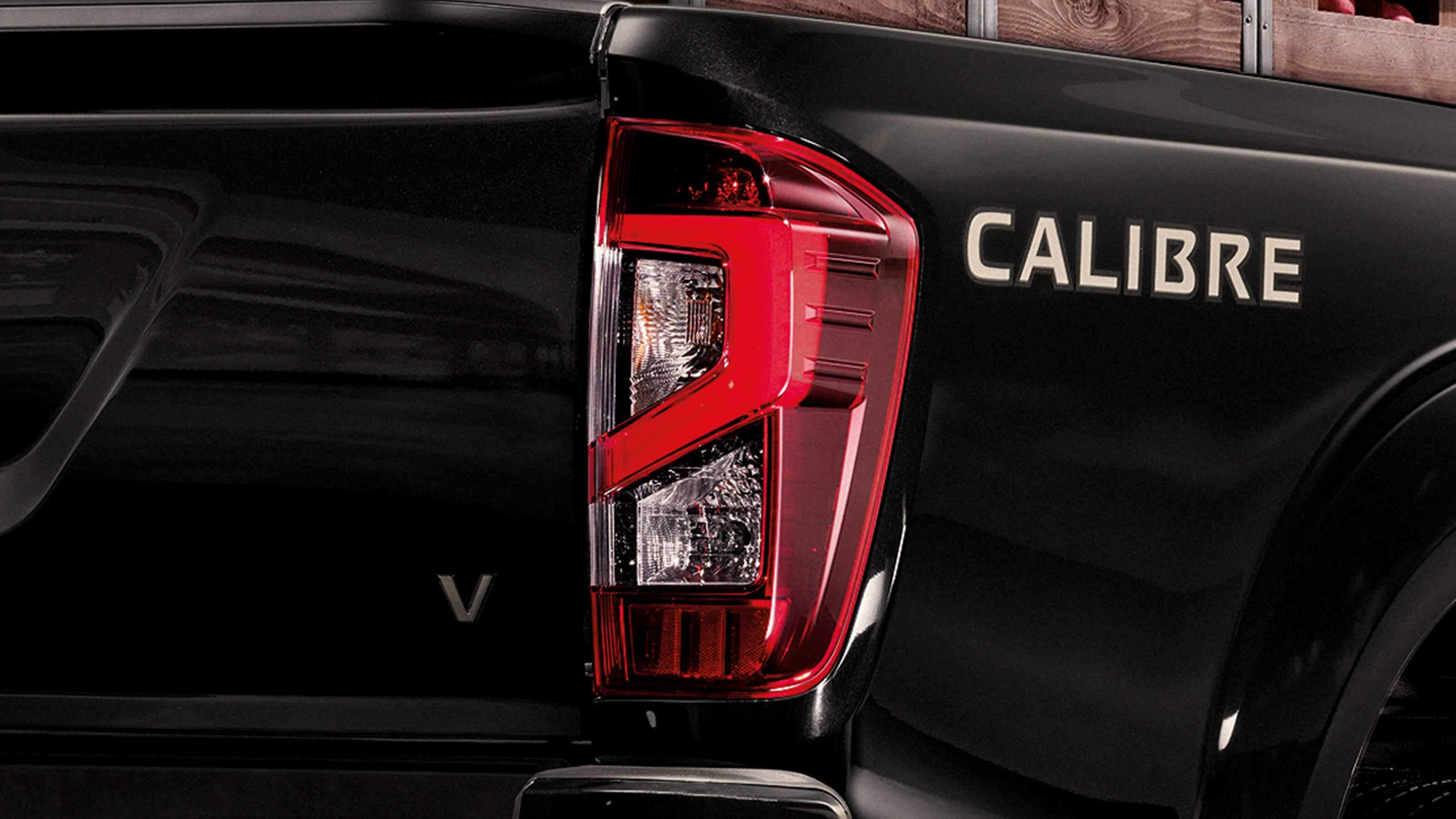 ไฟท้าย LED พร้อมไฟ Signature ดีไซน์ใหม่