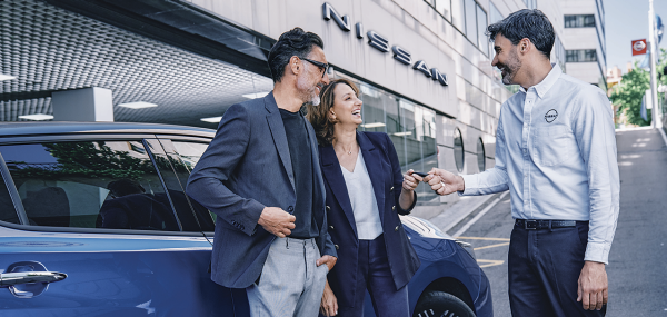 A couple getting their car back