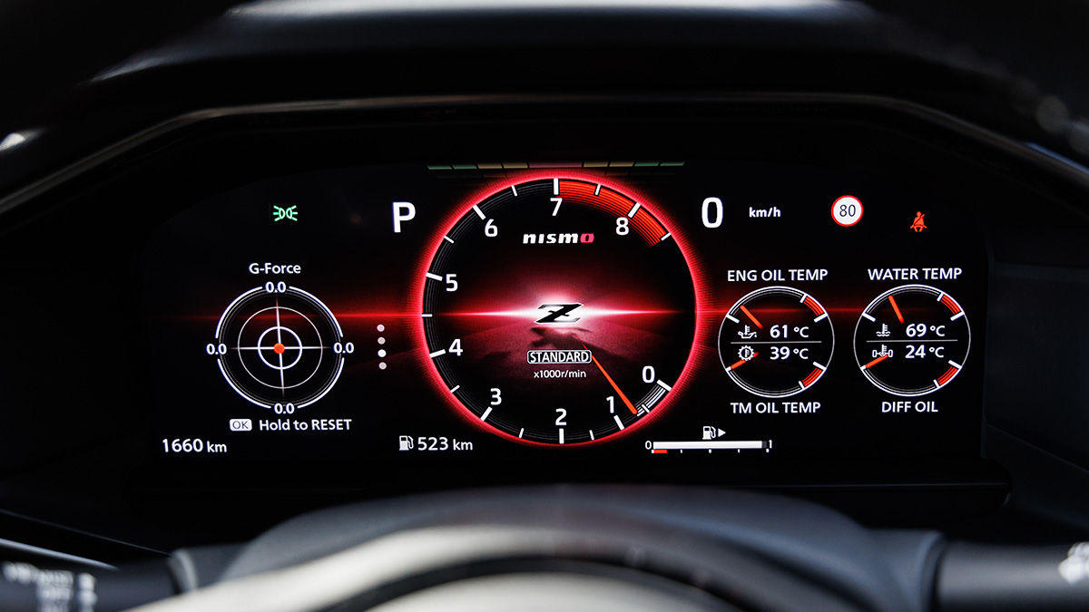 12.3" TFT Advanced Drive-Assist Display instrument cluster & 3 gauge analogue display (boost, turbo speed, voltage)