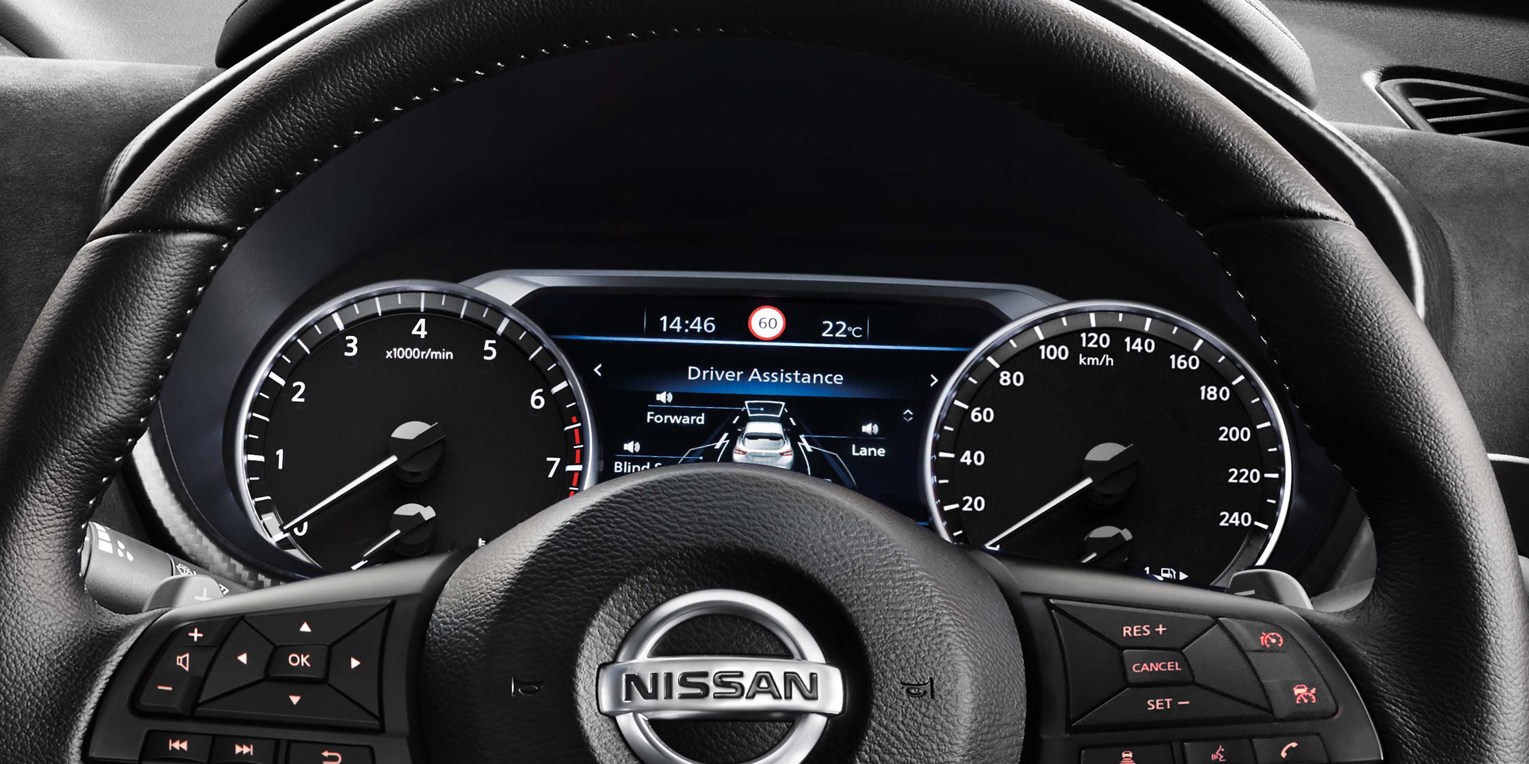 Nissan JUKE intrument panel with advanced drive assist display