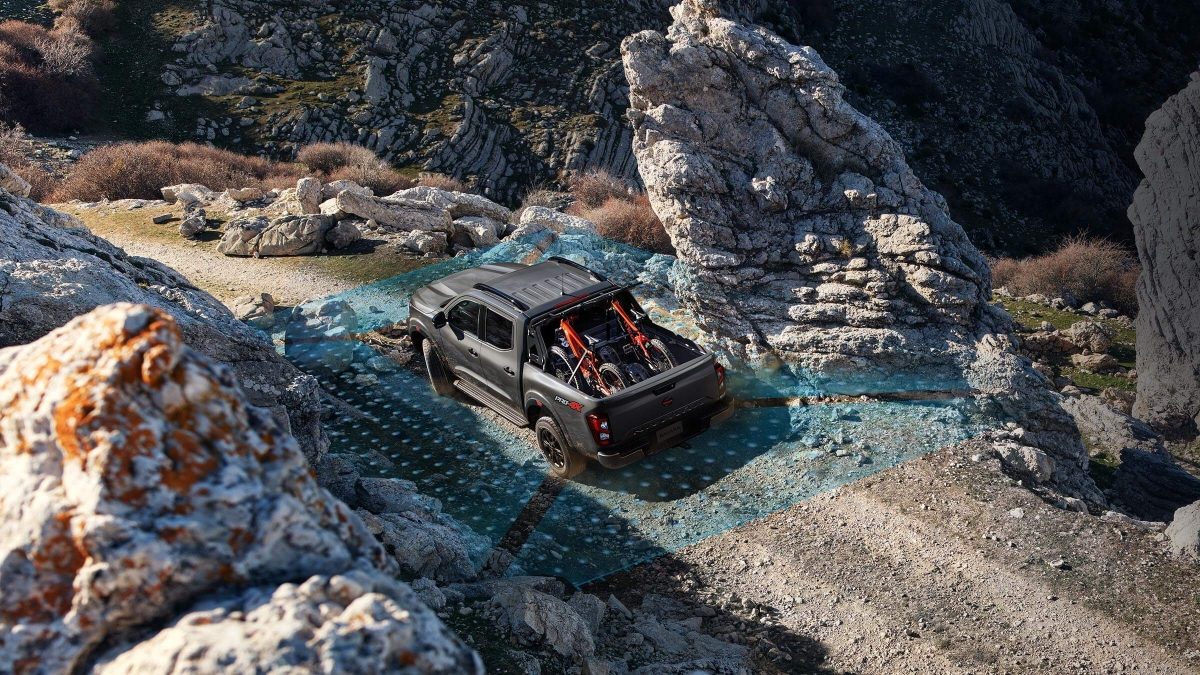 New Nissan Navara on rocky road using Around View Monitor