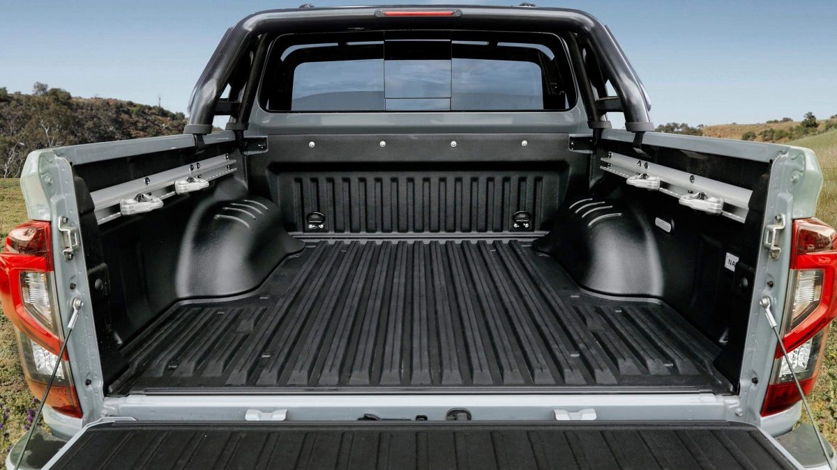 New Nissan Navraa rear tub with Utili Track channel