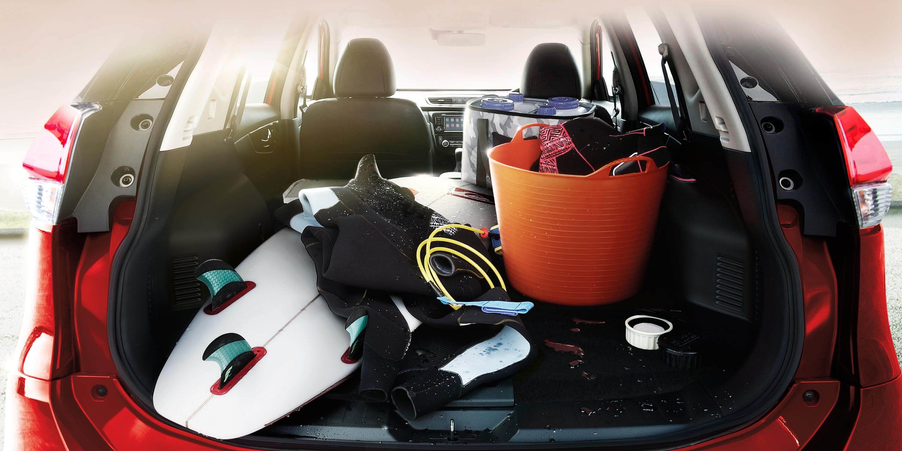 spacious x-trail boot loaded with holiday items