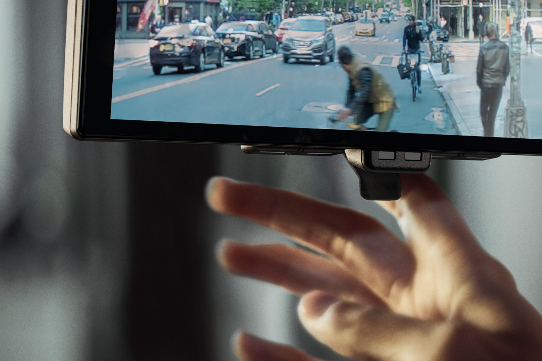 Nissan ARIYA intelligent rear-view mirror with Rear Cross Traffic Alert coverage