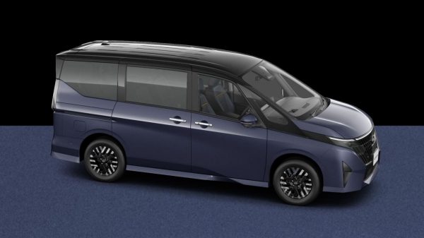 Nissan Serena Exterior 06