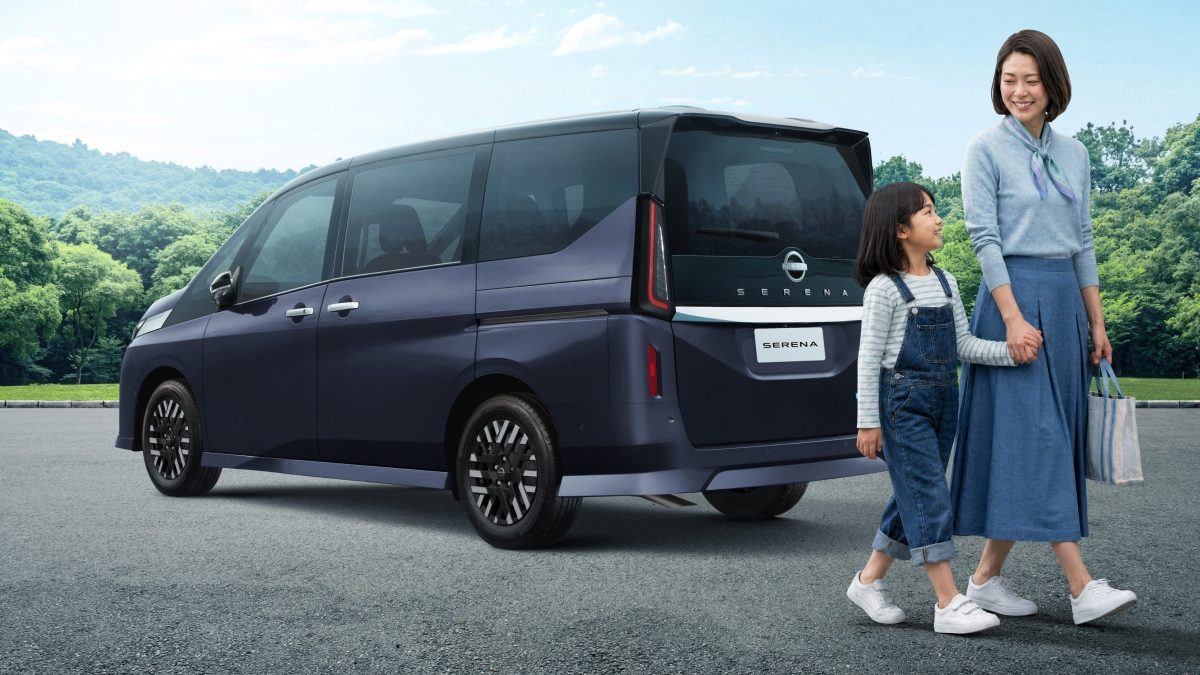 Nissan Serena Exterior 2