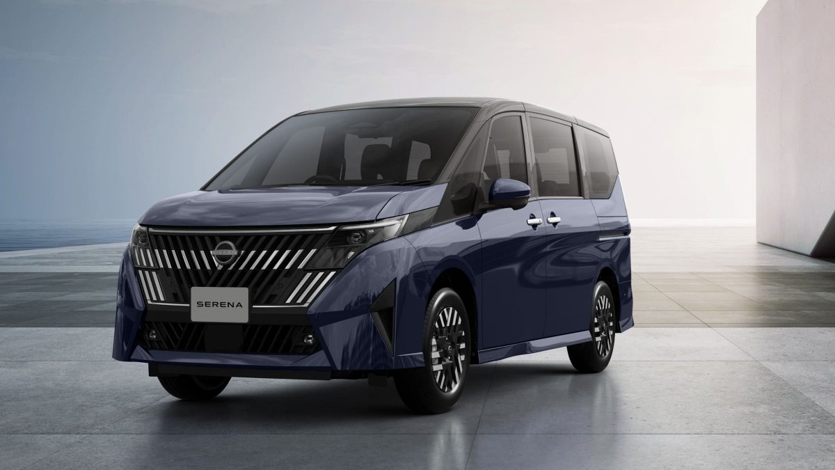 Nissan Serena Exterior 4