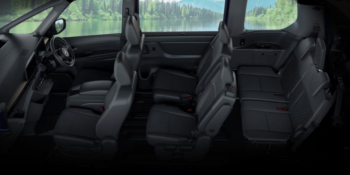 Nissan serena interior 2