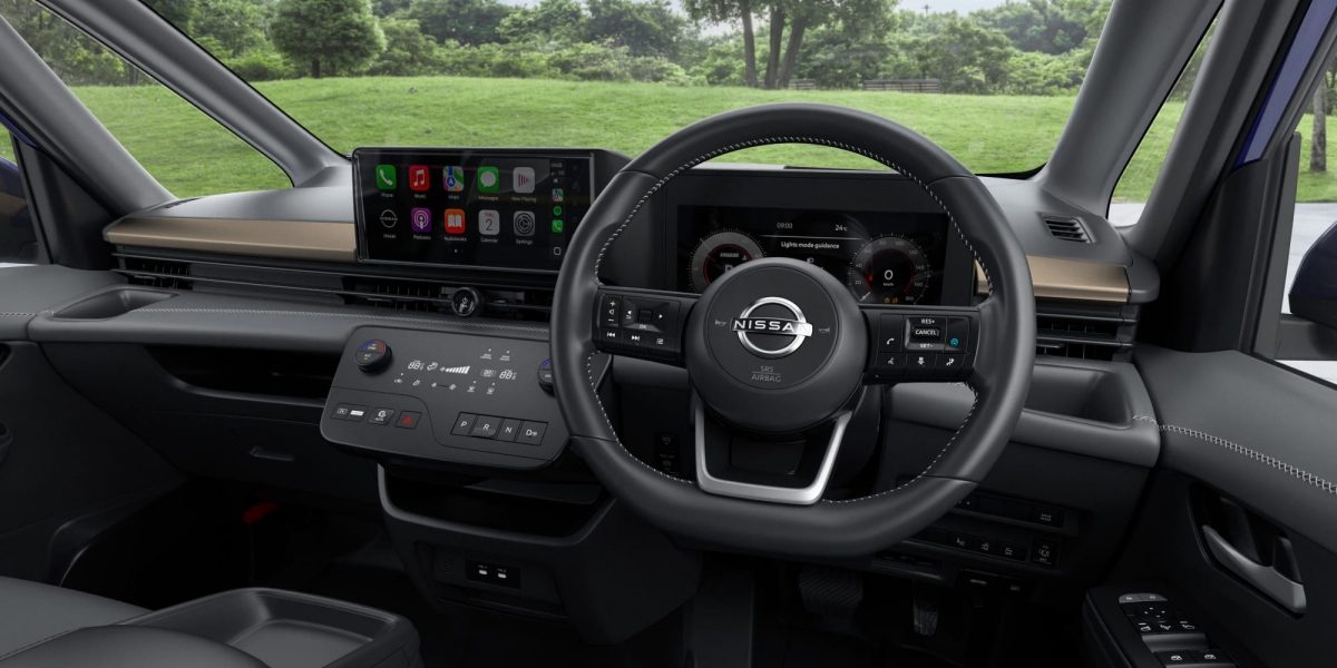 Nissan serena interior 3