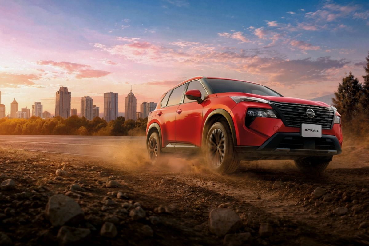 Nissan X-Trail driving city - transparant