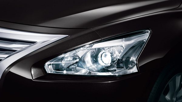 XENON PROJECTOR HEADLIGHTS