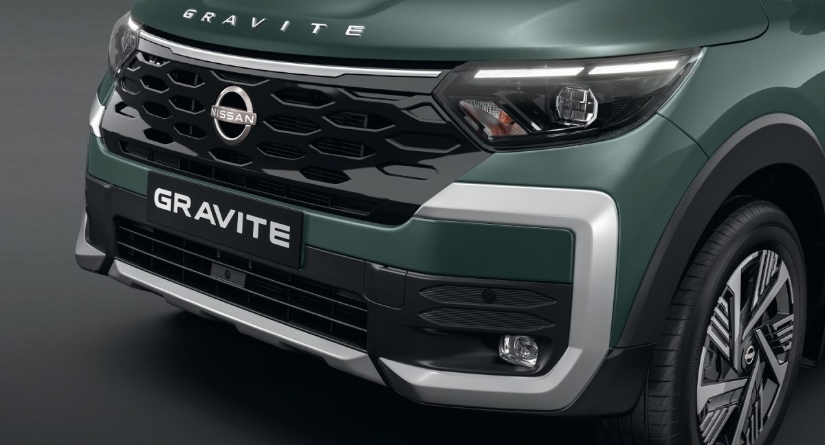 Piano Black 2D Grille