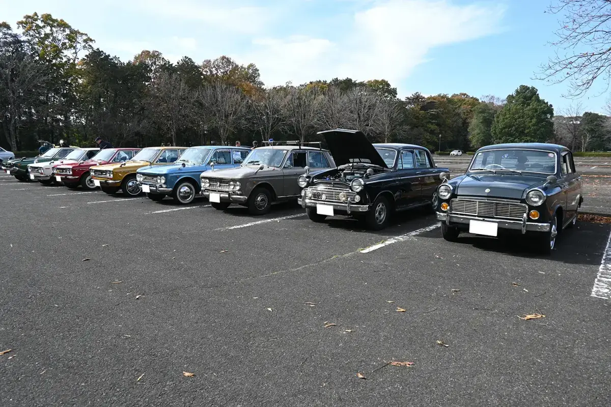 右からP310型、P312型、P410型、P411型、H510型（2台）、P510型、JK710型