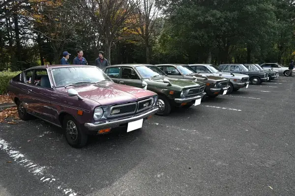 左からKPB210型（パーブル）、PB210型（緑）、PB210型（茶）、PB210型（銀）、B10型（濃灰）、B10型（緑）、B10型（白）