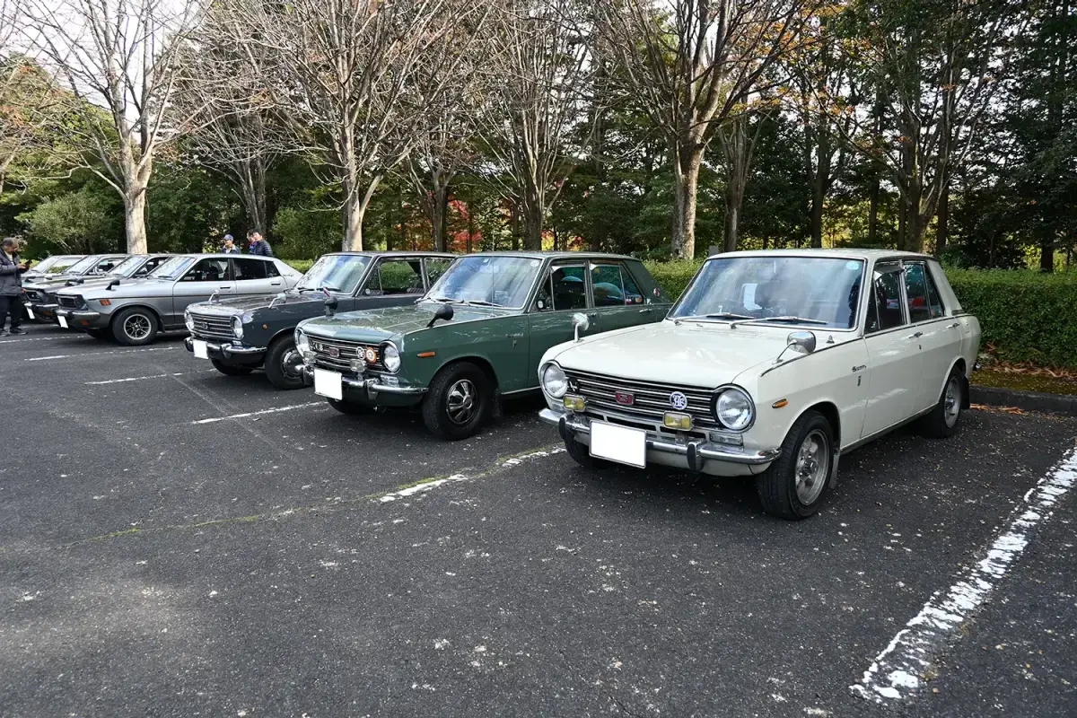 右からB10型（白）、B10型（緑）、B10型（濃灰）、PB210型（銀）、PB210型（茶）