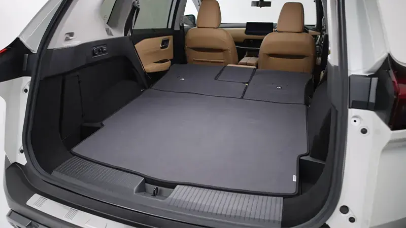 日産：エクストレイル [ X-TRAIL ] SUV｜室内｜ラゲッジ・収納