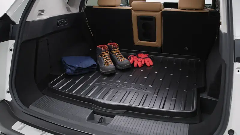 日産：エクストレイル [ X-TRAIL ] SUV｜室内｜ラゲッジ・収納