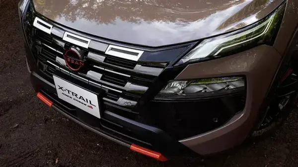 フロントグリル（ROCK CREEK専⽤）