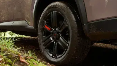 19インチアルミホイール（ROCK CREEK専⽤デザイン）