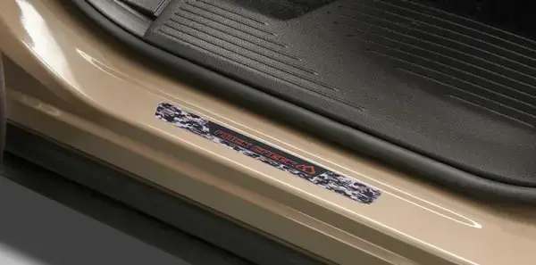 ROCK CREEKドアステップアクセントプレート（デジタル迷彩、「ROCK CREEK」ロゴ入り）＜リヤ＞