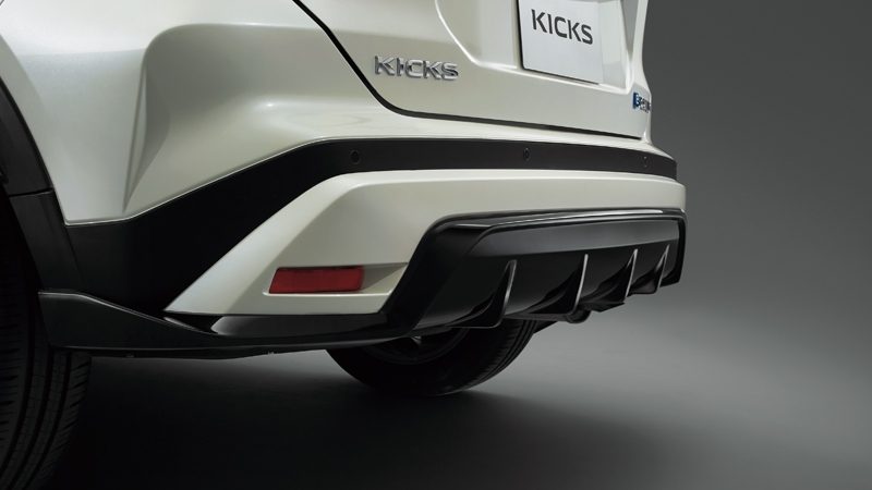 ルーフスポイラー