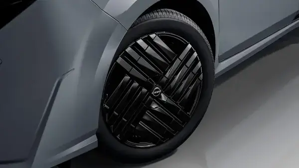 17インチアルミホイール（Black Edition専用カラー）