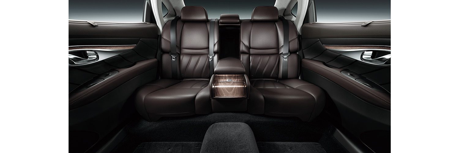 圧倒的に広く、心地のよい後席空間