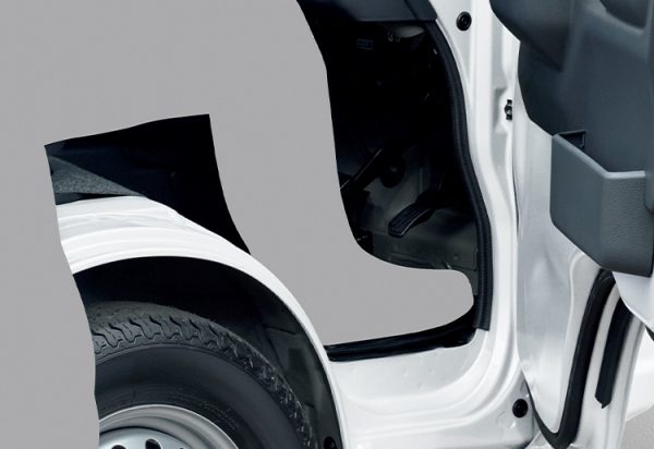 Photo:GX（4WD・3AT）。内装色はブラック〈G〉。フロアマット（ゴムマット）はディーラーオプション。