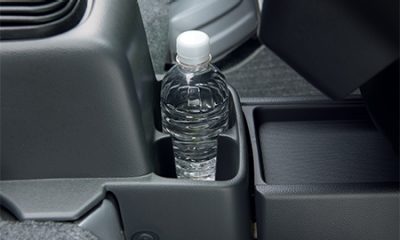 カップホルダー〈運転席、コンソール各1〉