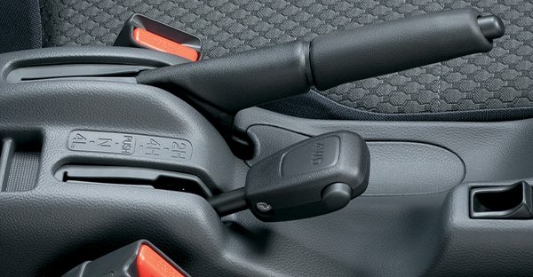 4WD ハイ（H）/ロー（L）2スピードトランスファー （「DX農繁仕様」「GX 5MT車」）