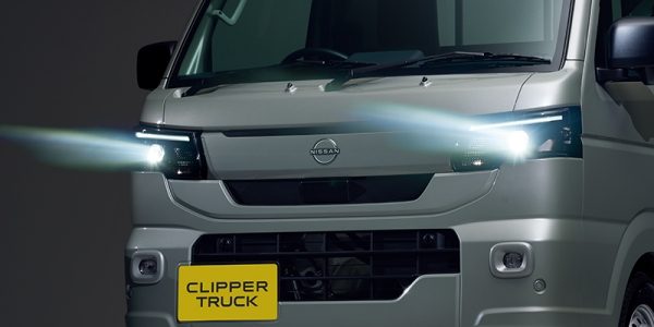 LEDヘッドランプ（マニュアルレベライザー付）