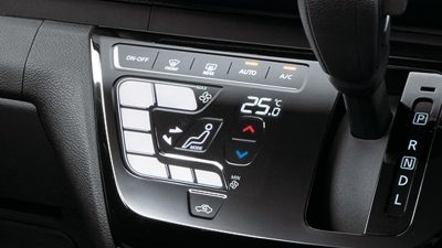 オートエアコン（タッチパネル式、作動確認機能付）