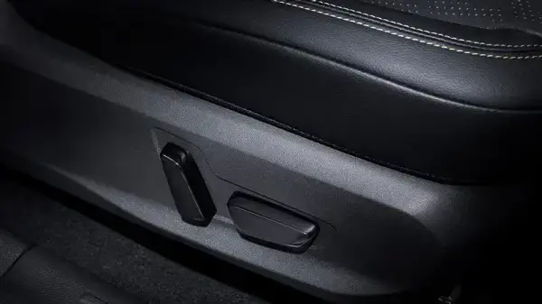 運転席パワーシート（スライド、リクライニング、リフター）